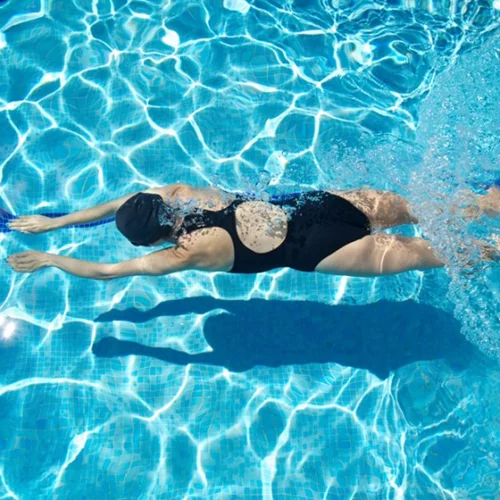 Γρήγορο κολύμπι: 3 κανόνες από την προπονήτρια για να κολυμπάς σαν επαγγελματίας