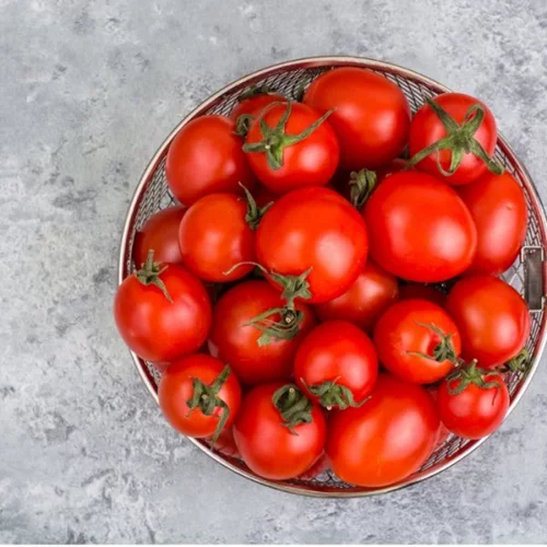 Φρουτοσαλάτα με ντομάτα και άλλες ιδέες με το φρούτο του καλοκαιριού