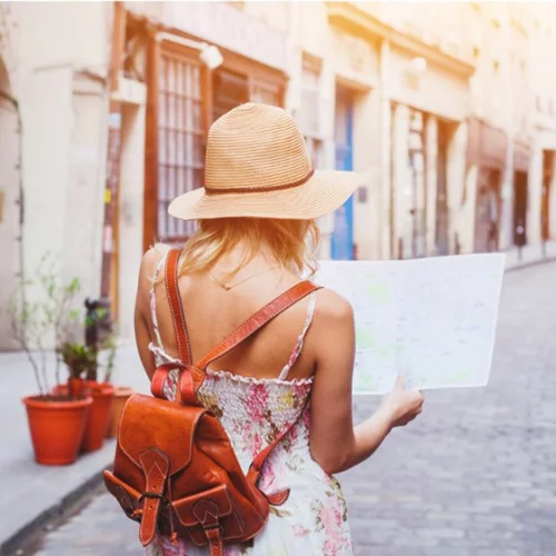 Πώς θα ταξιδέψεις στον κόσμο; Διάβασε τα μυστικά της travel blogger