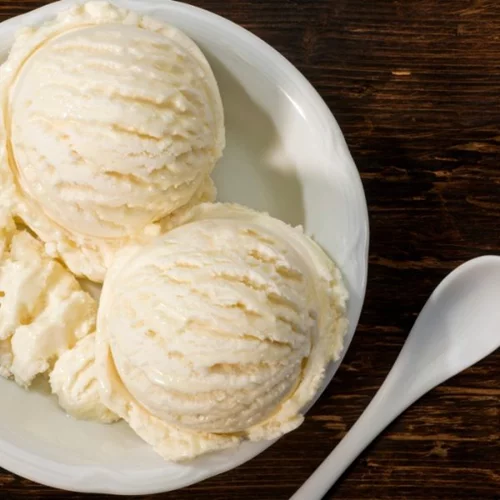 Φτιάξε σπιτικό παγωτό βανίλια με λίγες θερμίδες