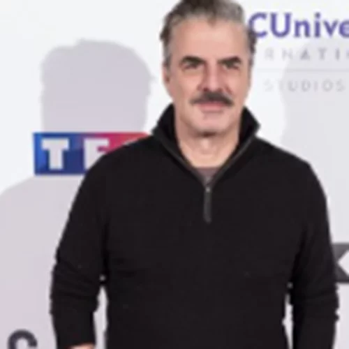 Chris Noth | Νιώθει πως η ζωή του τελείωσε - Οι φίλοι του ανησυχούν για το τι πρόκειται να κάνει