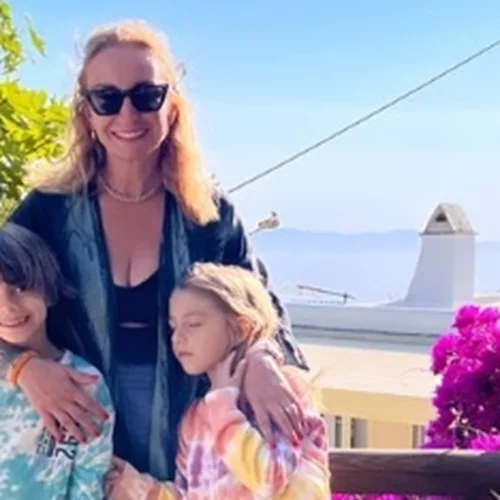 Ειρήνη και Μιχάλης Τότσικας | Τα δίδυμα της Ρούλας Ρέβη μεγάλωσαν και έχουν απίθανο στυλ! Οι φωτογραφίες από τις διακοπές