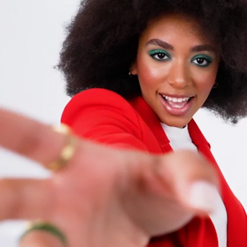 Η Αγάπη Μπρουκς μιλά για τις στιγμές που ένιωσε ότι η ομορφιά έχει χώρο για όλους