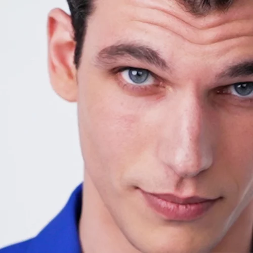 Ο Βασίλης Μίχας δίνει τον πιο αναζωογονητικά φρέσκο ορισμό της ομορφιάς