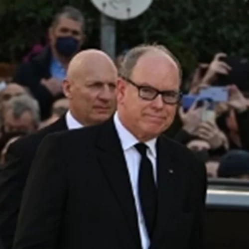 Στην Ελλάδα ο πρίγκιπας Αλβέρτος του Μονακό | Η εμφάνιση χωρίς την πριγκίπισσα Charlene και το δείπνο σε εστιατόριο της Αθήνας