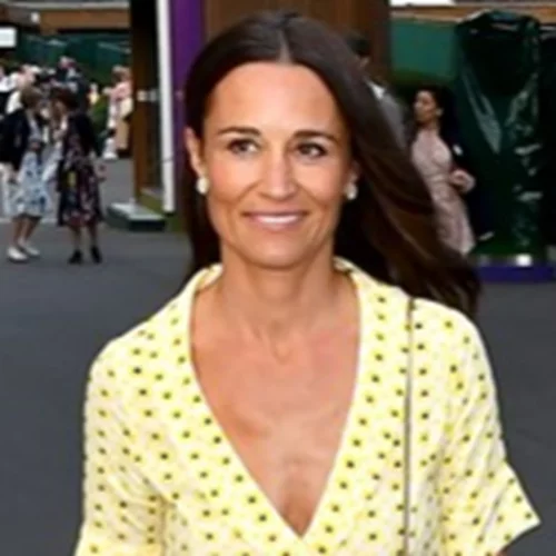 Pippa Middleton | Έγκυος στο τρίτο της παιδί; Η εμφάνιση με φουσκωμένη κοιλίτσα στο Buckingham Palace