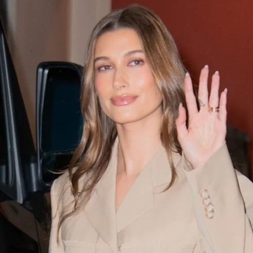 Hailey Bieber | Αποκάλυψε ένα life-changing tip για τα νύχια που θα κάνει τη διαφορά στο μανικιούρ σου