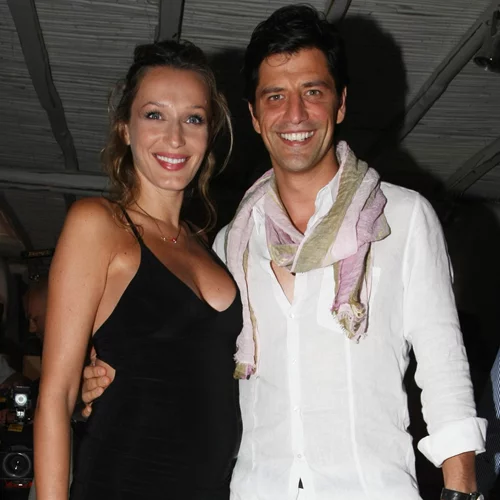 Θυμόμαστε τις πιο γνωστές εγκυμοσύνες της εγχώριας σόουμπιζ | Πώς έδειχναν οι διάσημες κύριες όταν περίμεναν τον πελαργό;