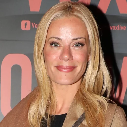 Σαν να μην πέρασε μία μέρα | Η Ζέτα Μακρυπούλια ποζάρει 15 χρόνια πριν με εντυπωσιακό μαύρισμα και πιο σκούρα μαλλιά