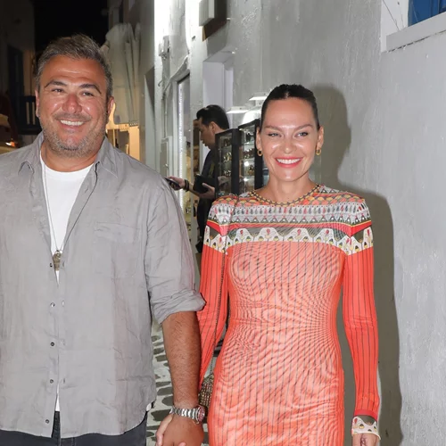 Επέτειος γάμου για την Υβόννη Μπόσνιακ και τον Αντώνη Ρέμο | Οι αδημοσίευτες φωτογραφίες από τη μαγευτική τελετή