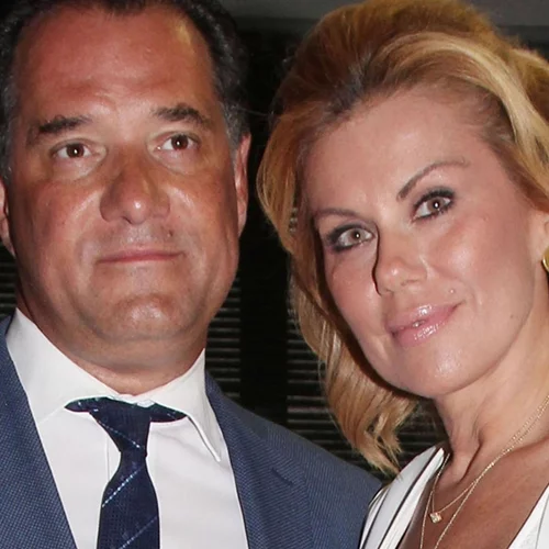 Ευγενία Μανωλίδου | Η σπάνια εμφάνιση με την πολύ εντυπωσιακή κόρη της, Θεοδώρα