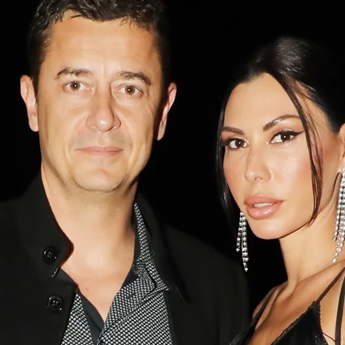 Αντώνης Σρόιτερ - Ιωάννα Μπούκη | Δε φαντάζεστε πόσο έχουν μεγαλώσει οι κόρες τους - Η σπάνια δημόσια εμφάνιση της Νάντιας και της Παυλίνας