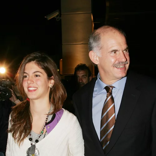 Μαργαρίτα Παπανδρέου | Η κόρη του Γιώργου Παπανδρέου είναι μία πανέμορφη κοπέλα με εντυπωσιακά μαλλιά