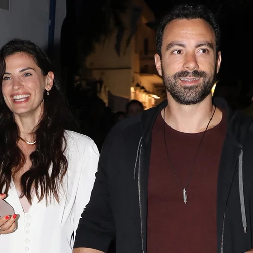 Σάκης Τανιμανίδης - Χριστίνα Μπόμπα | Οι φωτογραφίες από το road trip τους στην Ισλανδία είναι "από άλλο πλανήτη"