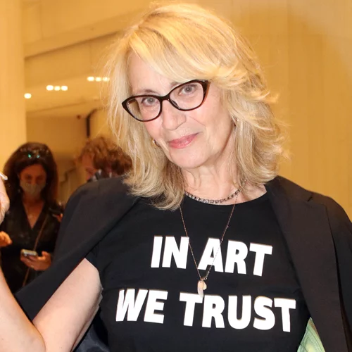 Θέμις Μπαζάκα | "Πρέπει να τελειώσει η βουλιμία, τρώω ακατάπαυστα"