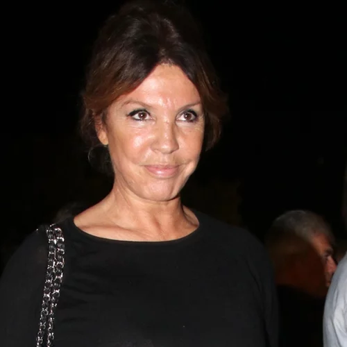 Βάνα Μπάρμπα | "Αχ, κυρία Ακρίτα, τελικά αυτή η κακή κριτική σας έδειξε ότι δεν σώζει ούτε η ευφυΐα ούτε η παιδεία"