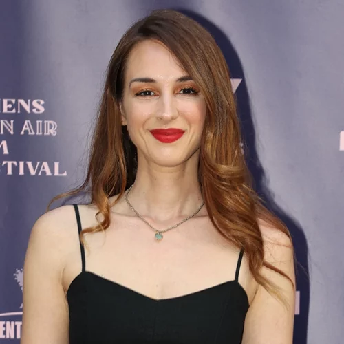 Βίκυ Παπαδοπούλου | Η σπάνια εμφάνιση της πρωταγωνίστριας του Παπακαλιάτη με το τέλειο φθινοπωρινό σύνολο