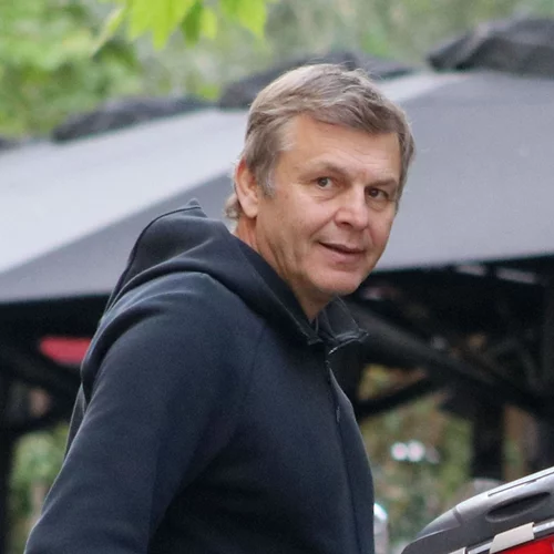 Βαλίσια Γκλέτσου | Η σπάνια δημόσια εμφάνιση της κούκλας κόρης του Απόστολου Γκλέτσου