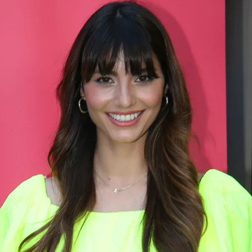 "Ακόμα μου κάνει" | Η Ηλιάνα Παπαγεωργίου, 12 χρόνια μετά, δοκιμάζει το φόρεμα με το οποίο συμμετείχε στον διαγωνισμό "Miss Universe"