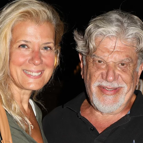 Γιάννης Βούρος | Η σπάνια δημόσια εμφάνιση με την εντυπωσιακή σύζυγό του, Λένα Κώνστα