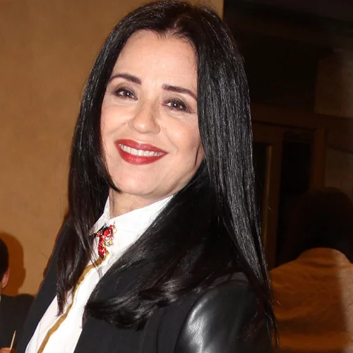 Μαρία Τζομπανάκη | Η τρυφερή αγκαλιά στον γιο της, Ορφέα Αυγουστίδη, σε σπάνια δημόσια εμφάνιση τους