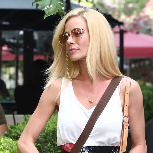 Ζέτα Μακρυπούλια | Το Zara φόρεμα της είναι η επιτομή του ανεπιτήδευτου sexiness