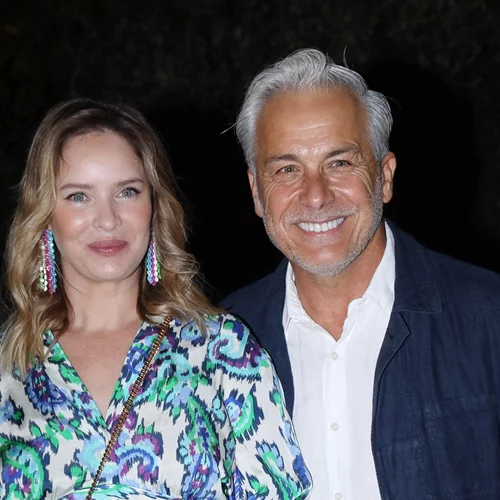 Ανίτα Μπραντ | Μας ξεναγεί στο στολισμένο της σπίτι και μας δείχνει τα... 6 χριστουγεννιάτικα δέντρα της