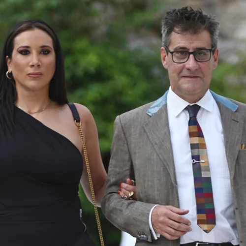 Εύη Καλογηροπούλου | Τι απαντά η σκηνοθέτις στα σεξιστικά σχόλια για την εμφάνισή της με σορτς στο Προεδρικό Μέγαρο