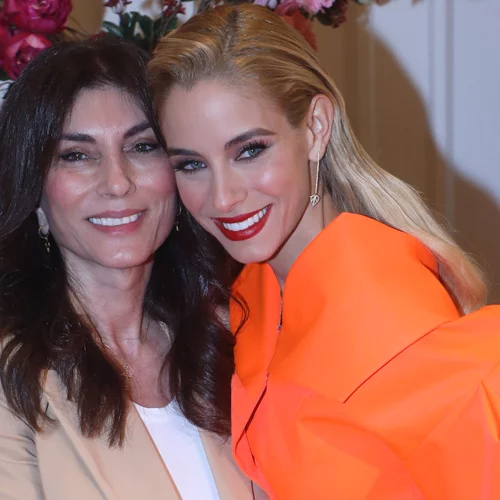 Δούκισσα Νομικού | "Σε ευχαριστώ μαμά μου γιατί όση αγάπη έδωσες σε εμάς άλλη τόση δίνεις στα παιδιά μου, στα εγγόνια σου."