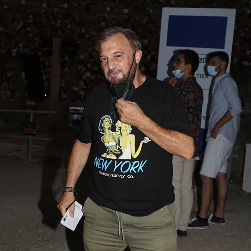 O Χρήστος Φερεντίνος στο πλευρό των εθελοντών πυροσβεστών