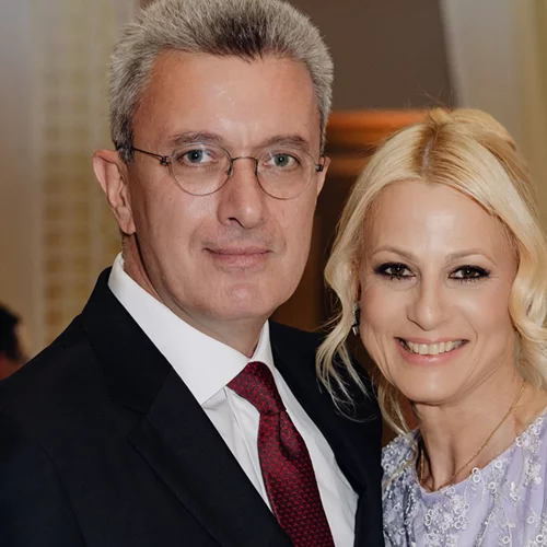 Εύα Χατζηνικολάου | Η 11χρονη κόρη του Νίκου Χατζηνικολάου έχει τα γενέθλιά της - Οι ευχές του δημοσιογράφου και η οικογενειακή φωτογραφία