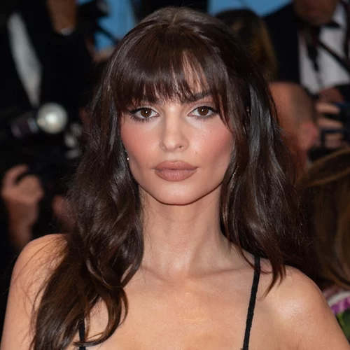 "Hot Girl Hair" | Όλα τα μυστικά για να κάνεις το πιο σέξι χτένισμα με μπούκλες - και αγαπημένο των celebrities