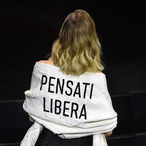 Γυναικεία ενδυνάμωση | Το δυνατό μανιφέστο της Chiara Ferragni και του οίκου Dior στο Sanremo