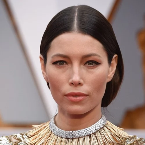 Το πιο εντυπωσιακό hair makeover που είδαμε σήμερα | Η Jessica Biel με πολύ κοντό καρέ κούρεμα