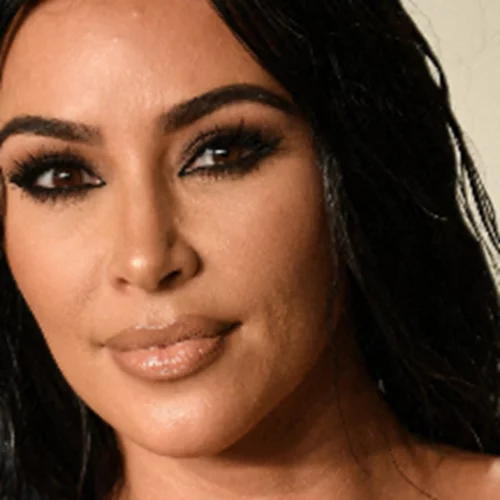 Η Kim Kardashian έβαψε τα μαλλιά της ξανθά για να μοιάσει στην Marilyn Monroe