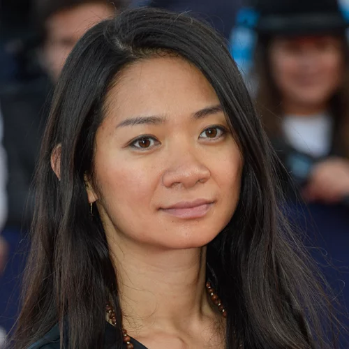 Η Chloe Zhao γράφει ιστορία στις Χρυσές Σφαίρες