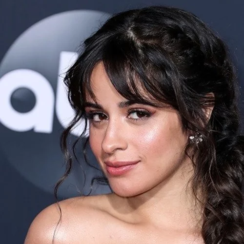 H Camila Cabello έκανε το χτένισμα που υιοθετούν τα πιο ενημερωμένα κορίτσια τελευταία