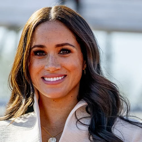Meghan Markle | Η "γλυκόπικρη" επιστροφή στο Ηνωμένο Βασίλειο, οι σχέσεις με τη βασιλική οικογένεια και η νέα ζωή στο Μοντεσίτο
