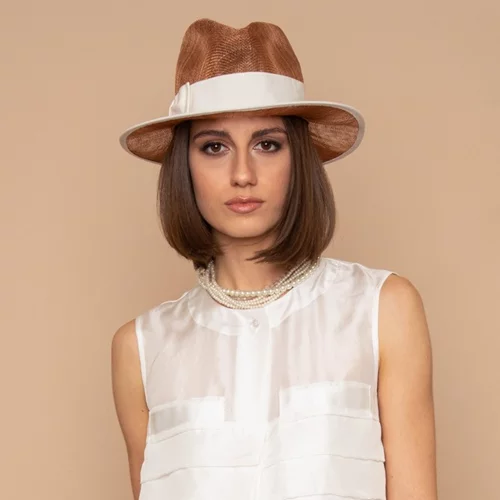 Unique White Looks | 10 κομψά κομμάτια για να υιοθετήσεις την top τάση της σεζόν