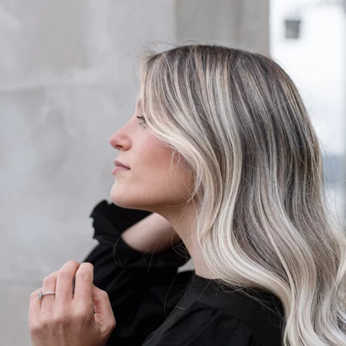 5 χτενίσματα που μας κάνουν να φαινόμαστε μεγαλύτερες