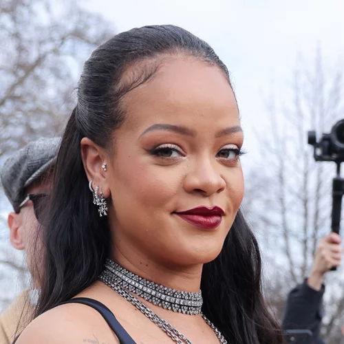 H Rihanna ανακηρύχθηκε η νεότερη αυτοδημιούργητη δισεκατομμυριούχος, σύμφωνα με το Forbes