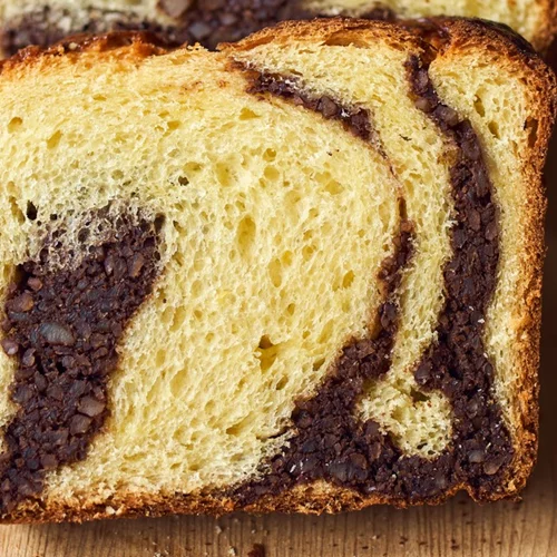 Η καλύτερη συνταγή για κέικ βανίλια με σοκολάτα πραλίνα από την Αργυρώ Μπαρμπαρίγου