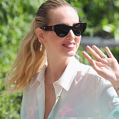 Το χρωματιστό μανικιούρ της Chiara Ferragni που μας έφτιαξε τη διάθεση