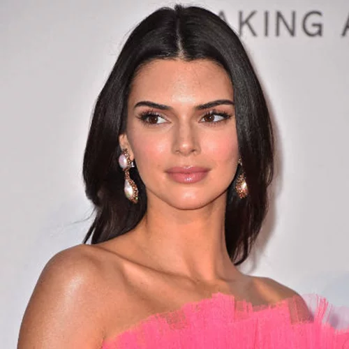 H Kendall Jenner πήγε το γαλλικό μανικιούρ σε άλλο επίπεδο