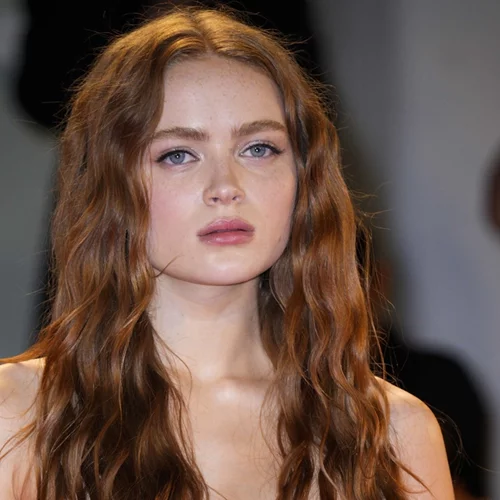 To σέξι καλοκαιρινό χτένισμα που άνετα μπορείς να κάνεις και το φθινόπωρο | Ξεχώρισε και στο Φεστιβάλ Βενετίας