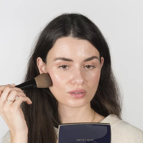 Dreamy peach | Πώς δημιούργησα ένα δροσερό makeup look με το πιο ονειρικό χρώμα