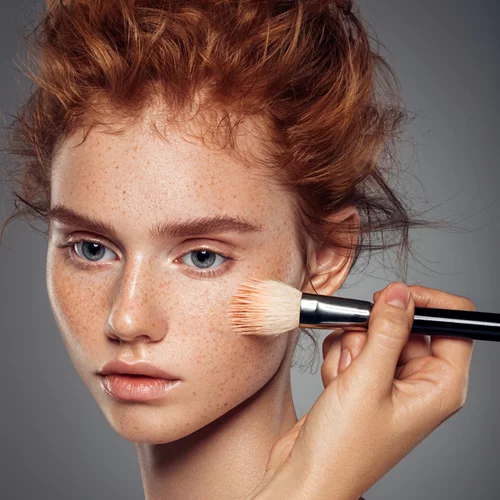 Ρουζ | Ο πρωταγωνιστής των πιο δροσερών, καλοκαιρινών makeup looks μας