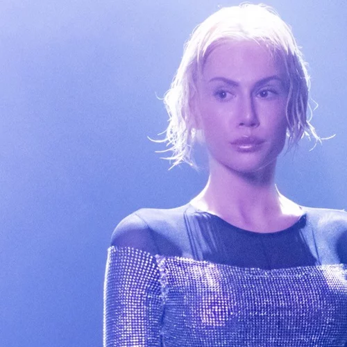 Έλενα Τσαγκρινού | Με δημιουργίες Celia Kritharioti στο video για τη Eurovision