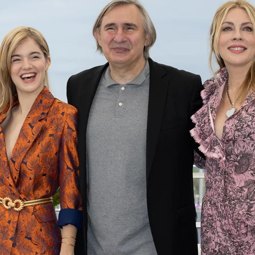 Κάννες 2022 | Τι φόρεσαν οι πρωταγωνίστριες της ελληνικής ταινίας "Dodo" στην πρεμιέρα