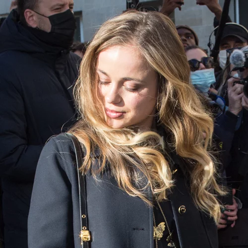 Το χτένισμα για μακριά μαλλιά που θα βλέπεις παντού φέτος την άνοιξη